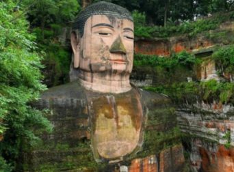 How to Choose the Best Tourist Routes on Mount Emei